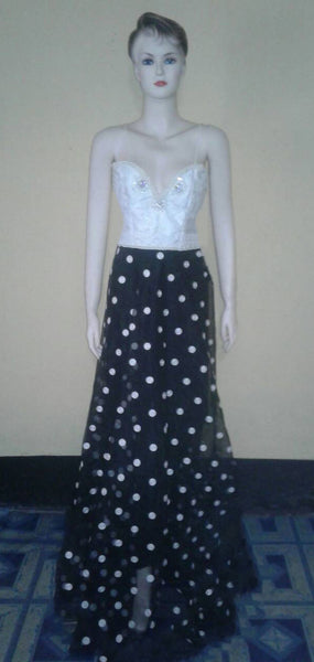 Sleeveless Pearl & Crystal Beaded Tissue Silk Gown. Medium